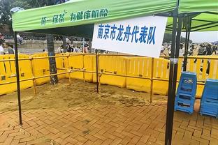 鲁尼：我14岁时抽烟喝酒被教练抓住了，后来躲在废弃空房子里偷喝